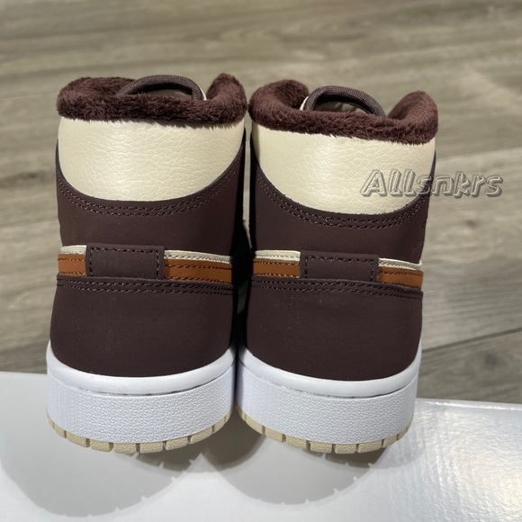 Air Jordan 1 Mid Women’s Brown Oatmeal - Picture 6 of 10